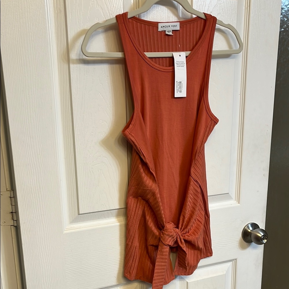 Amour Vert Sleeveless Coral Top